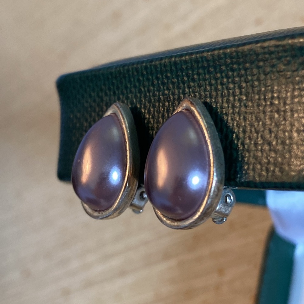 Vtg Teardrop Pearl Clip-on Earrings